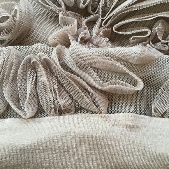 BANANA REPUBLIC TANK TOP WITH UNIQUELY MADE FLOWERS - Picture 8 of 10